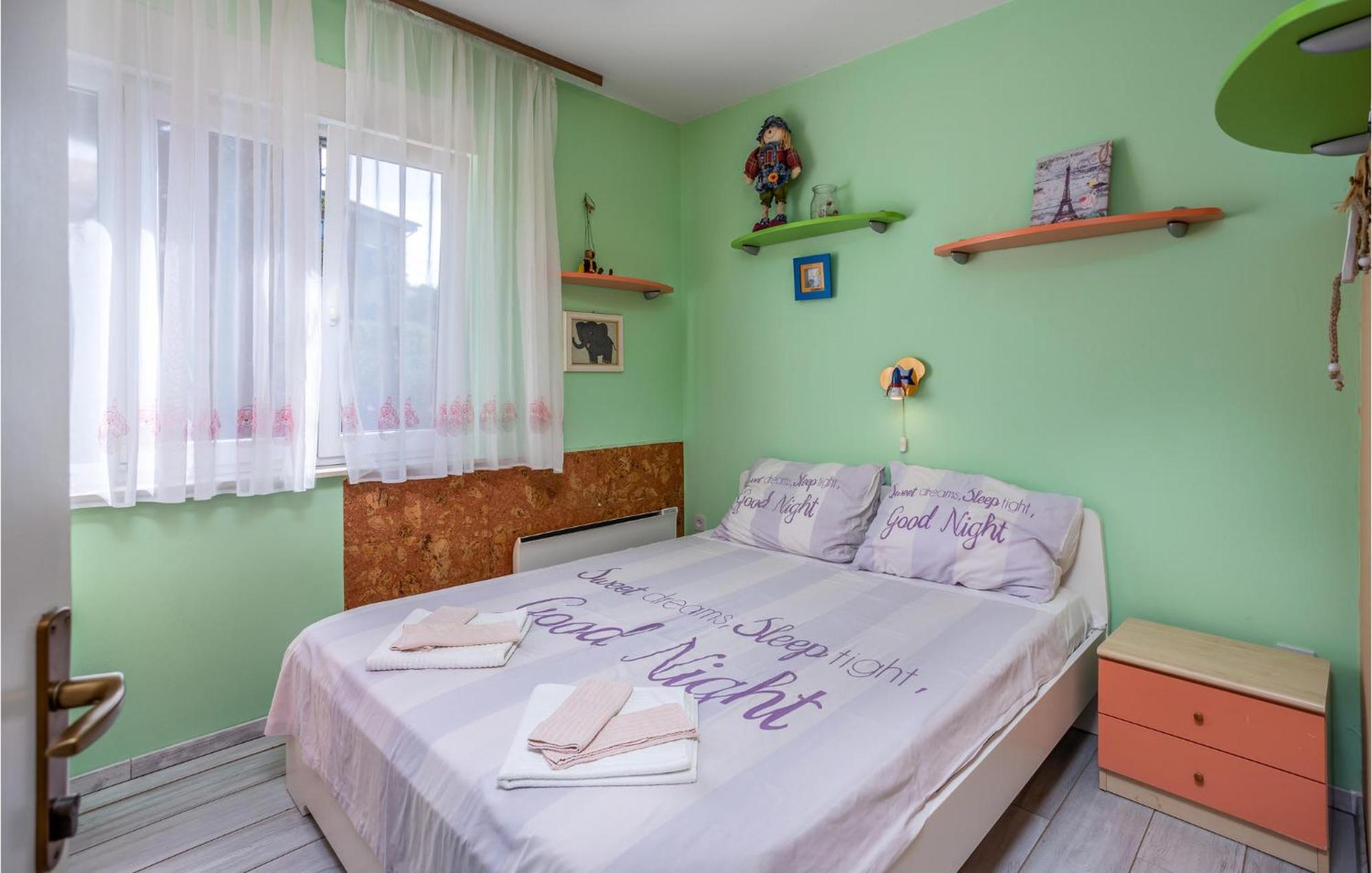 Beautiful Apartment In Crikvenica With Jacuzzi Eksteriør bilde
