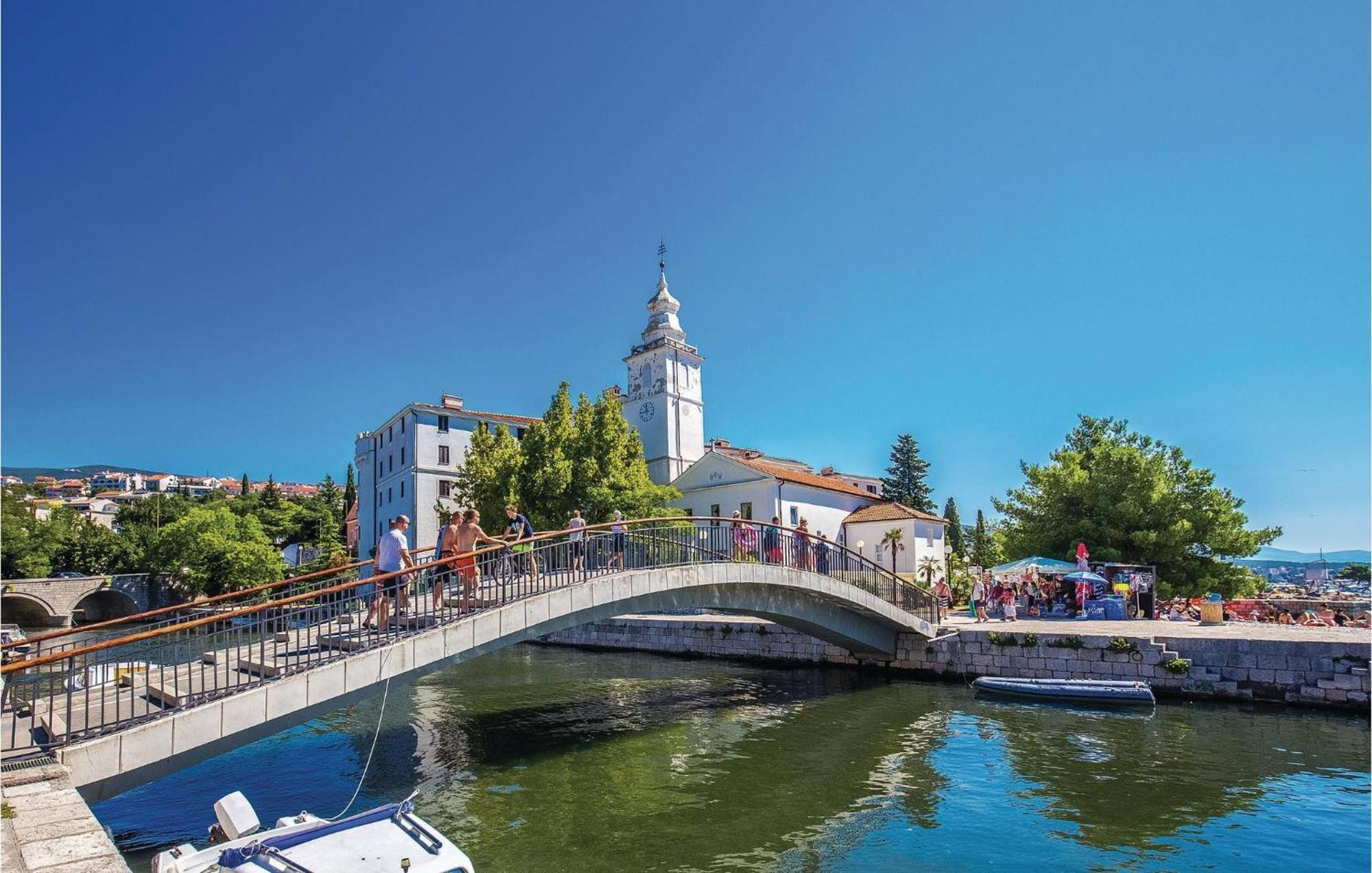 Beautiful Apartment In Crikvenica With Jacuzzi Eksteriør bilde